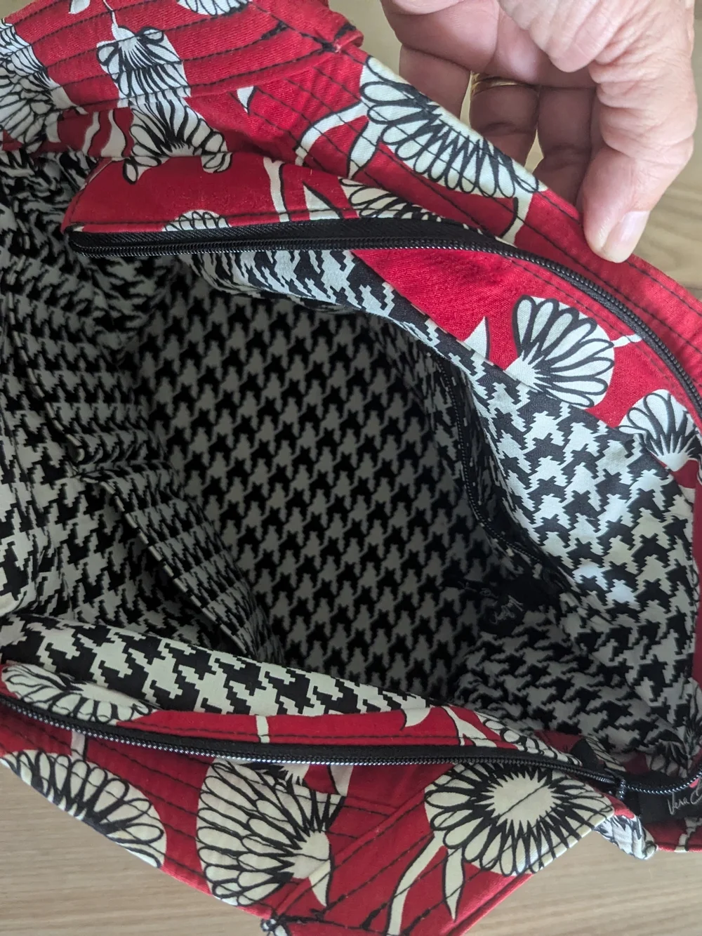 Vera Bradley Retired Deco Daisy Angle Quilted Tote